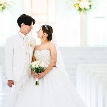 W the style of wedding（ダブリューザスタイルオブウェディング）の写真｜ファーストミート
緊張でガチガチの旦那さん。振り向いた時は緊張で言葉を発しませんでした。笑