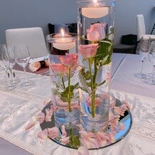 ＨＩＬＬＳＩＤＥ ＶＩＬＬＡ Ｃｉｅｌ ｅｔ Ｖｅｒｔ（ヒルサイドヴィラ シエルヴェルト）の画像｜テーブルのお花