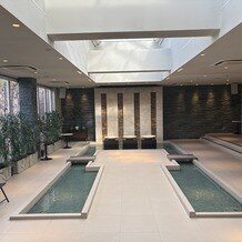 ＨＩＬＬＳＩＤＥ ＶＩＬＬＡ Ｃｉｅｌ ｅｔ Ｖｅｒｔ（ヒルサイドヴィラ シエルヴェルト）の写真｜フラワーシャワーやブーケトスをやる会場です