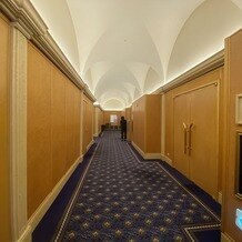 ウェスティンホテル東京の画像｜挙式会場に入るまでの廊下です。