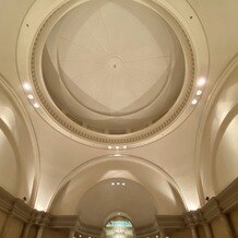 ウェスティンホテル東京の画像｜天井はドーム型で声や歌が反響しやすい