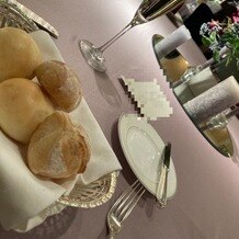 ウェスティンホテル東京の画像｜メイン料理を撮らずにパンの写真だけになってしまってすみません。でも、このパンが一番好きでした。