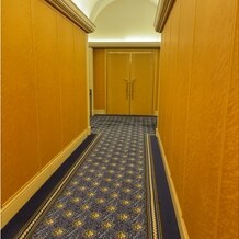 ウェスティンホテル東京の画像｜チャペルに向かう廊下