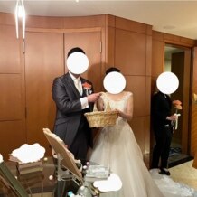 横浜ベイホテル東急の写真｜披露宴会場のスイートルーム出入り口、ゲスト退場の場面