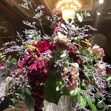 ザ・リッツ・カールトン東京の画像｜会場に飾られていたすごくスタイリッシュな装花