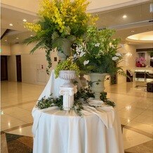 ウェディングスホテル・ベルクラシック東京の画像｜ロビーの黄色いお花