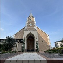 ウェディングスホテル・ベルクラシック東京の画像｜チャペル外観！これが大都会のビルの上にある、って、パッと見分からないのがすごいです！