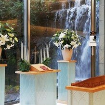 ホテル椿山荘東京の画像｜チャペルから見える滝