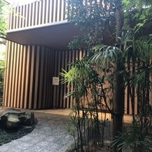 ホテル椿山荘東京の画像｜神殿入り口までの道すじ