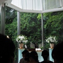 ホテル椿山荘東京の画像｜緑が美しく、ドレスが映えていました。