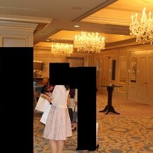 ホテル椿山荘東京の画像｜披露宴会場外のホワイエです。宴会前のゲスト控室も兼ねています。