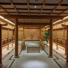 ホテル椿山荘東京の画像｜慶雲殿に行くまでに鳥居をくぐります