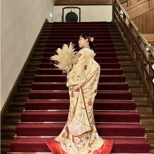 奈良ホテルの写真｜奈良ホテルの赤い階段で撮影しました。
ドレス姿も映えると思います。