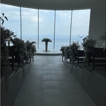 RESORT ISLAND PASSAGE KINKAI（パサージュ琴海）の写真｜大村湾のオーシャンビューが綺麗な白を基調とした綺麗な会場です。