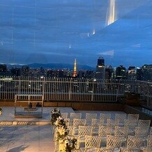 RESTAURANT LUKE with SKY LOUNGE（レストラン ルーク ウィズ スカイラウンジ）の画像｜挙式の夜景です