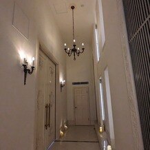 アーセンティア迎賓館　柏の写真｜写真ひだりの扉からチャペルへ。
この扉がスライド