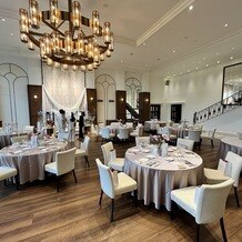 アーククラブ迎賓館　広島の写真｜温かみのある披露宴会場