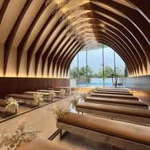 アーククラブ迎賓館　広島の写真｜背もたれがないため、広々とした会場