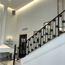 アーヴェリール迎賓館　大宮の画像｜お色直しで新婦がこの階段から入場しました