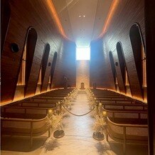 山手迎賓館　横浜の画像｜木の香りや雰囲気を感じる落ち着いた空間。窓から入る日光も、更に雰囲気を作ってくれます。