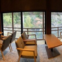 ＧＡＲＤＥＮ ＲＥＳＴＡＵＲＡＮＴ ＴＯＫＵＧＡＷＡＥＮ（ガーデンレストラン徳川園）の写真｜待合室