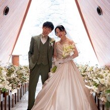 ベイサイド迎賓館　神戸の画像｜チャペル2ショット写真