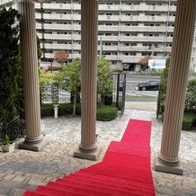 アーフェリーク迎賓館　小倉の画像｜ヴィクトリアハウスの大階段を降りる時