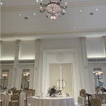 アーフェリーク迎賓館　小倉の画像｜照明やドアも素敵。