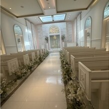 ベイサイドパーク迎賓館　千葉みなとの画像｜白い純白の挙式場所で、水が流れてるのが良かった
