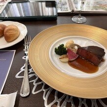 ＡＱＵＡ　ＧＡＲＤＥＮ　ＴＥＲＲＡＣＥ（アクアガーデンテラス）の写真｜試食でいただいたお肉。
ソースまでとても美味しかったです。