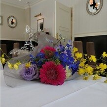 ベイサイド迎賓館　松山の写真｜ブライダルサロンと、フェアでいただいた花束