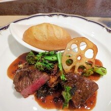 ガーデンヒルズ迎賓館　松本の画像｜柔らかいお肉はもちろん、米粉パンがとても美味しかったです。