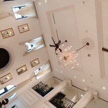 アーセンティア迎賓館　静岡の写真｜式場入口天井