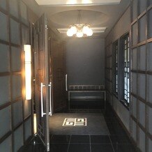 EXEX GARDEN 代官屋敷 &nbsp;since 1865の画像｜蔵を改装したチャペル入り口