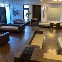 ＡＩＬＥ ｄ’ＡＮＧＥ garden（エルダンジュ　ガーデン）の画像｜挙式会場待合室