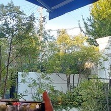 ＡＩＬＥ ｄ’ＡＮＧＥ garden（エルダンジュ　ガーデン）の画像｜ウェディングケーキセレモニーができるガーデン