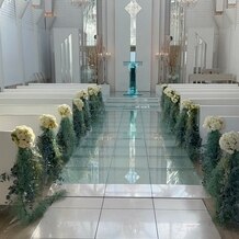 ホテル　メルパルク横浜の画像｜ガラスの床がとても綺麗な挙式会場