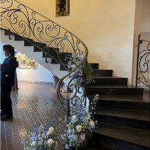 ピエトラ・セレーナの写真｜この階段から新郎新婦が降りてきます。