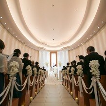 ホテル インターコンチネンタル 東京ベイの画像｜新郎新婦の後ろ姿