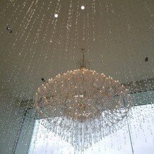 ＡＭＡＮＤＡＮ　ＳＫＹ（アマンダンスカイ）の画像｜天井の大きなシャンデリアが綺麗でした