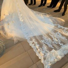 THE MEETS MARINA TERRACE（ザ・ミーツ マリーナテラス）の写真｜ウェディングドレスはストーンが長く後ろから見ると綺麗でした｡