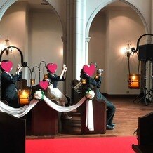 KOBE St.MORGAN CHURCH（神戸セントモルガン教会）の画像｜式場。
親族が座っている目線。