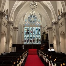 KOBE St.MORGAN CHURCH（神戸セントモルガン教会）の画像｜バージンロードはしっかりと長さがあります。