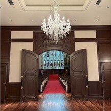 KOBE St.MORGAN CHURCH（神戸セントモルガン教会）の写真｜ステンドグラスと赤い絨毯がとても綺麗でした。