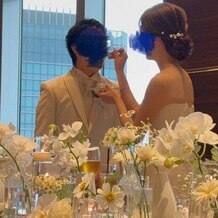 ラグナヴェール　プレミア  ＬＡＧＵＮＡＶＥＩＬ　ＰＲＥＭＩＥＲの写真｜メインテーブル装花とファーストバイト