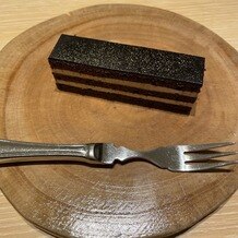 宮の森フランセス教会の写真｜デザートのチョコレートケーキ