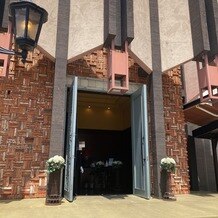 ＨＯＴＥＬ　ＢＵＥＮＡ　ＶＩＳＴＡ（ホテル ブエナビスタ）の画像｜挙式後、この入口から新郎新婦が出てきて、フラワーシャワーをしました。