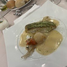アヴァンセリアン東京（AVANCER LIEN TOKYO）の画像｜お魚料理。ソースがおいしかったです。盛り付けもお洒落！