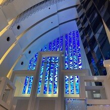 ノートルダム神戸 Ｎｏｔｒｅ Ｄａｍｅ ＫＯＢＥの画像｜チャペルのステンドグラス