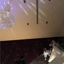 カノビアーノ　福岡の画像｜アフターセレモニーで新郎が新婦を迎えに来ているシーン